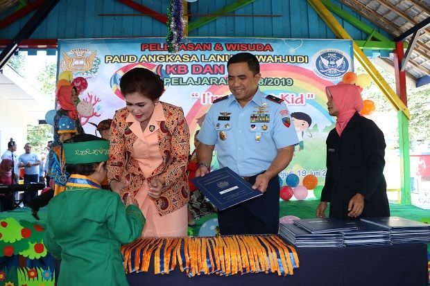 PAUD Angkasa Lanud Iswahjudi Wisuda 56 Generasi Berkarakter Mandiri