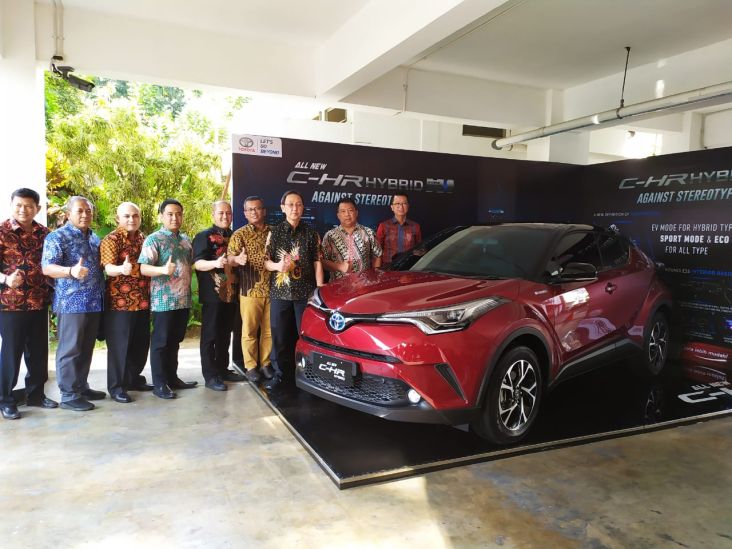 Meluncur di Jatim, Toyota C-HR Hybrid Bidik Segmen Khusus