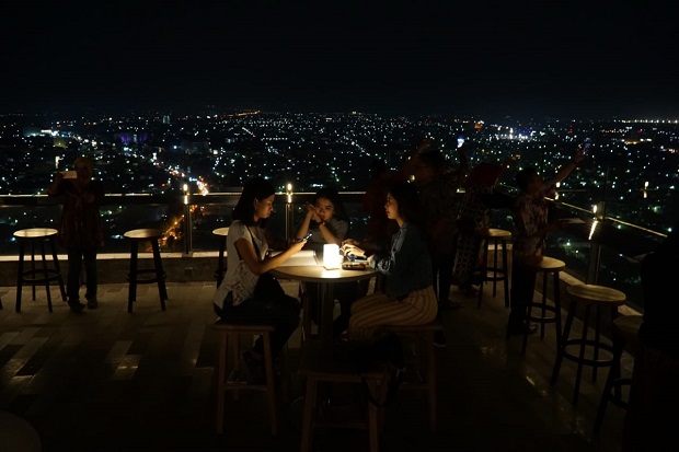 Romantisnya Kota Solo di Malam Hari, Dari AGRA Rooftop Alila Solo