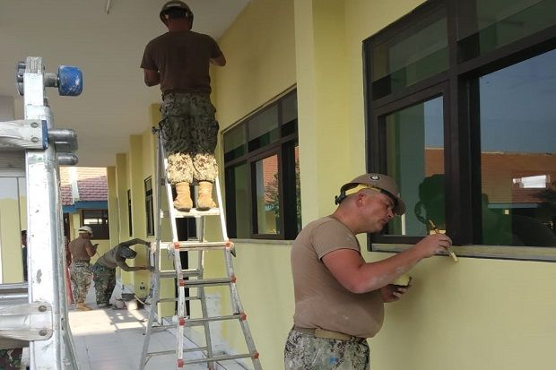 US Navy Tuntaskan Pembangunan Gedung SD Negeri Duduksampeyan