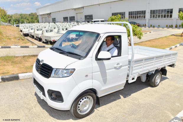 Pabrik Mobil Esemka Diresmikan, Jokowi Minta Masyarakat Beli