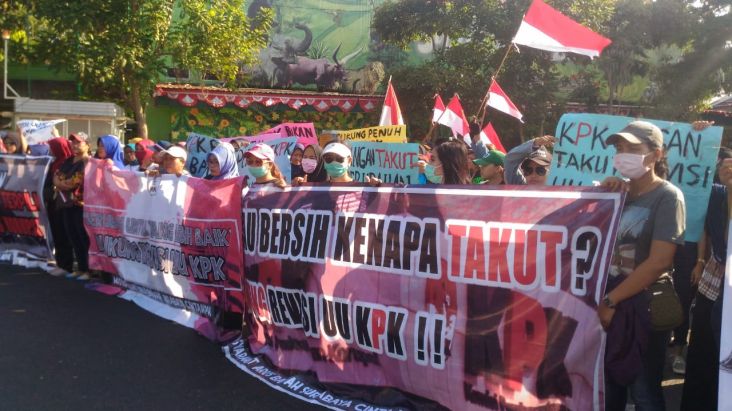 Massa Arus Bawah Surabaya Cinta KPK Dukung Gelar Aksi Damai