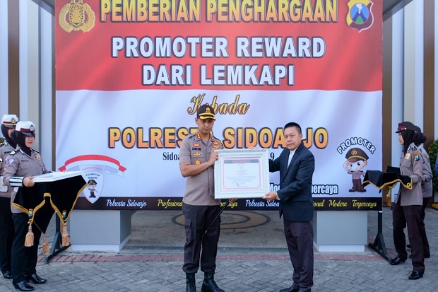 Pelayanan Publik Berbasis IT, Polresta Sidoarjo Raih Promoter Reward