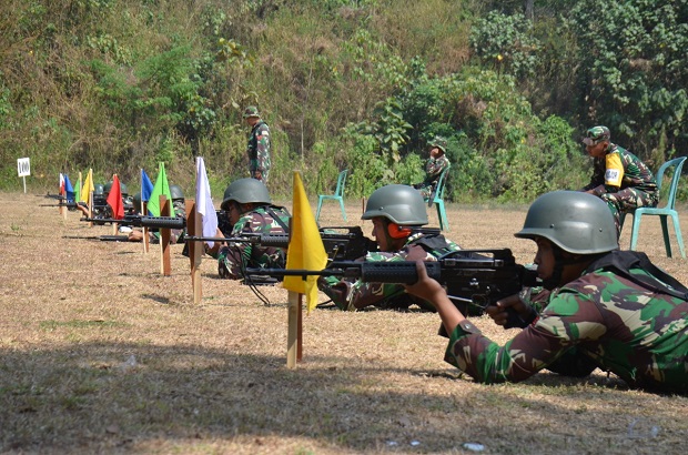 74 Tahun TNI, Brigif Para Raider 18 Gelar Lomba Menembak