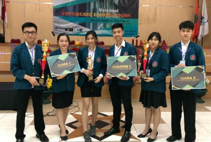 Ubaya Investor Club Borong Juara di National Stockcase Competition 2019