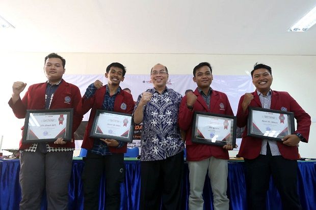 Sumpah Pemuda, UM Surabaya Beri Penghargaan Mahasiswa Berprestasi