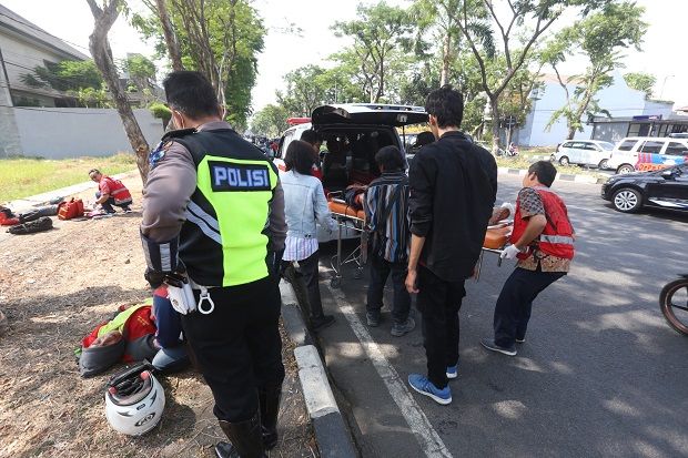 3 Warga Terkapar di Pinggir Jalan Ir. Soekarno Hatta Surabaya