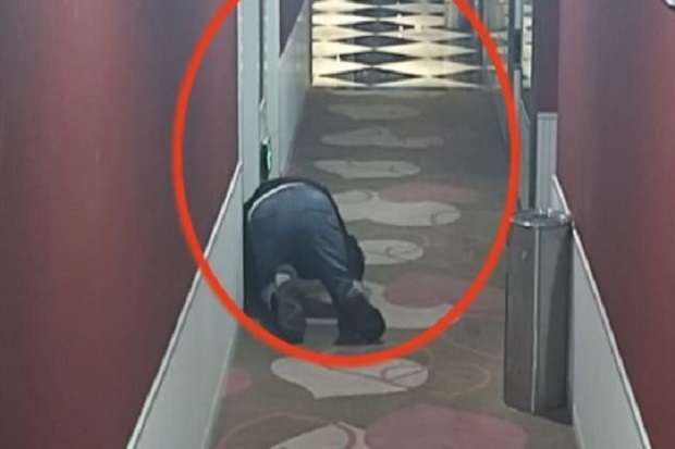 Pria Ini Tertangkap CCTV Merekam Suara Pasangan Bercinta di Hotel