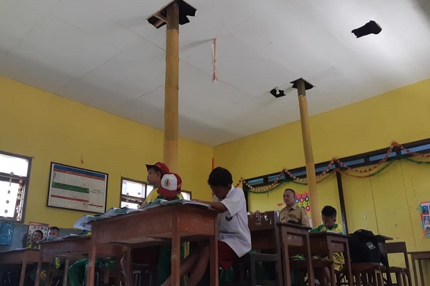 Atap Rawan Roboh, Keamanan Pelajar SDN Pandanlandung 3 Terancam