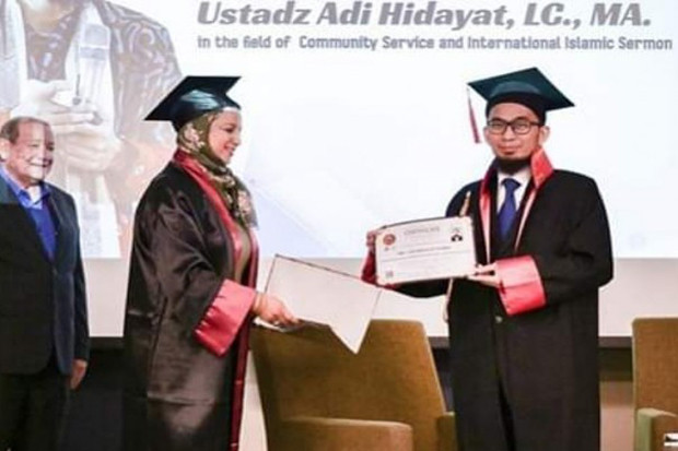 Ustaz Adi Hidayat Dapat Gelar Doktor Honoris Causa dari Universitas di Turki