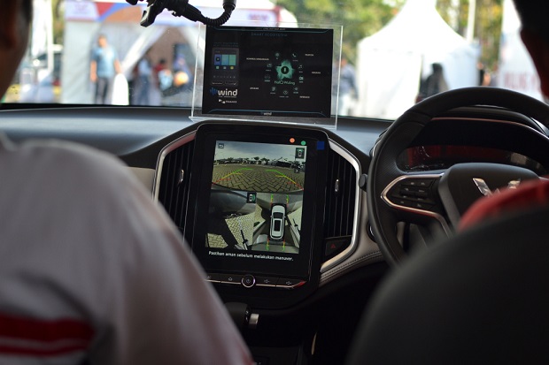 Almaz Smart Technology SUV dengan Perintah Suara Bahasa Indonesia
