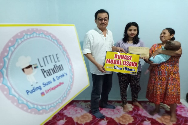 Pengusaha Surabaya Bantu Modal Usaha Ibu Bayi Hidrosefalus