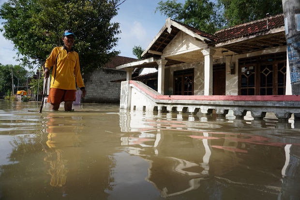 Korban Banjir Butuh Makan, Pemkab Mojokerto Buka Posko Kesehatan