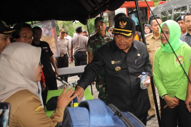 Bupati Sidoarjo Diterbangkan ke Jakarta Naik Pesawat Garuda