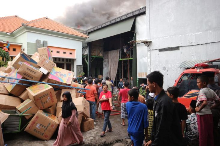 Gudang Mainan di Jombang Dilalap Api, Pemilik Syok