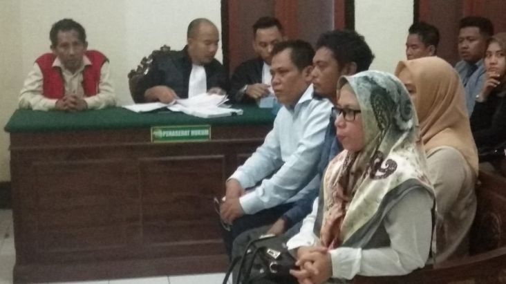 Pengacara dan Hakim PN Surabaya Adu Mulut di Persidangan