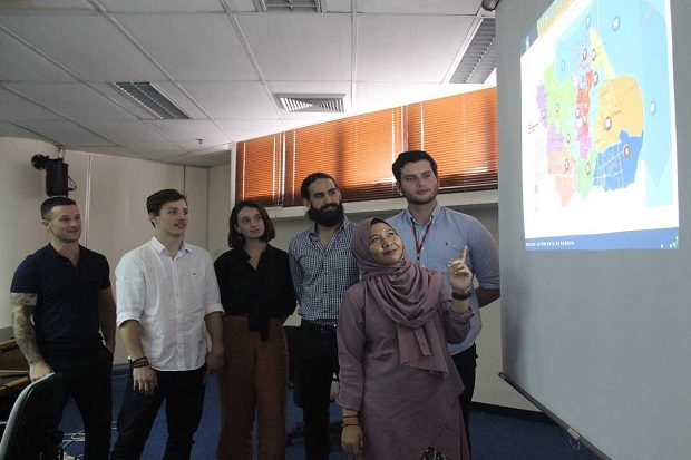 17 Mahasiswa Australia Belajar Konstruksi Kota Surabaya