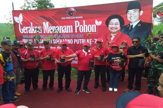 Ultah Megawati Dirayakan dengan Menghijaukan Blitar Selatan