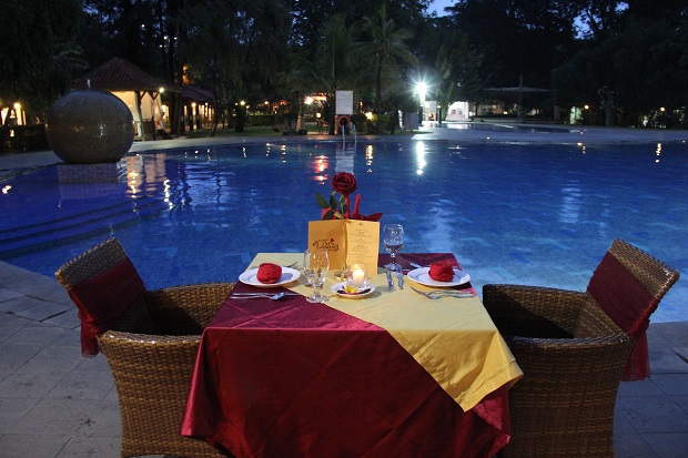 Nikmati Romantic Candle Light Dinner di Singgasana Hotel Surabaya