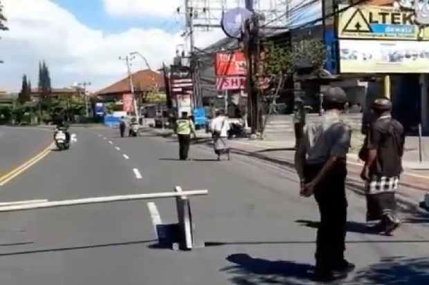 Darurat Corona, Sejumlah Akses Jalan di Bali Ditutup