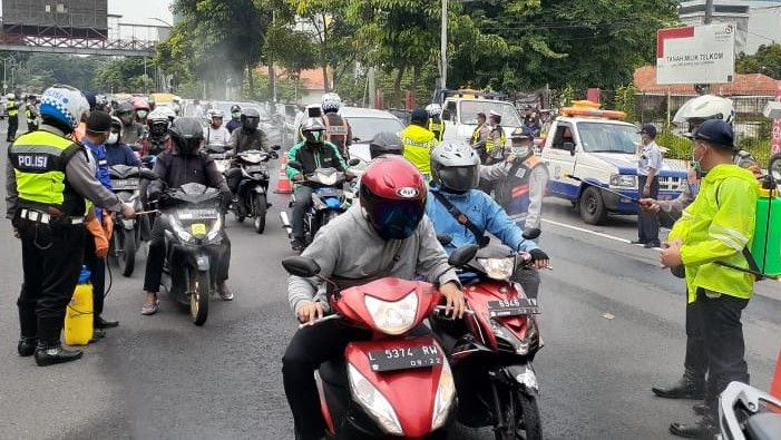 Pintu Masuk Diperketat, 19 Posko Perbatasan Jaga Surabaya dari Covid-19