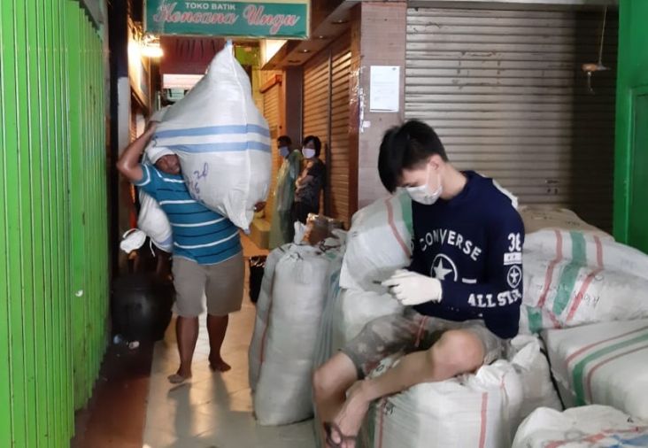 Bisa Jualan Online, Pedagang Pasar Kapasan Boleh Kemasi Dagangan