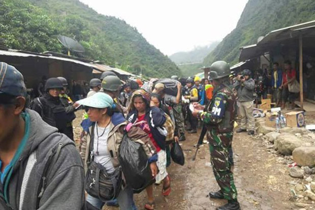TNI-Polri Buru Kelompok Bersenjata di Papua Hingga ke Hutan