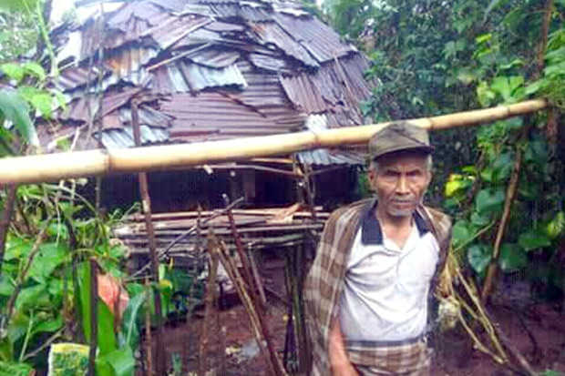 Foto Rumah Tak Layak Kakek Anis Viral, Begini Tanggapan Netizen