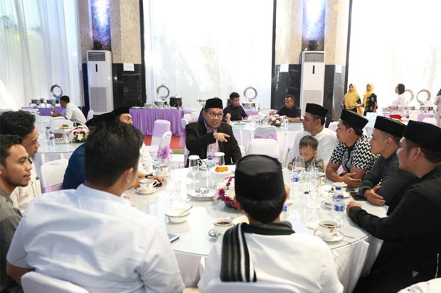 Open House Wali Kota Makassar Dirangkai Pemberian Santunan