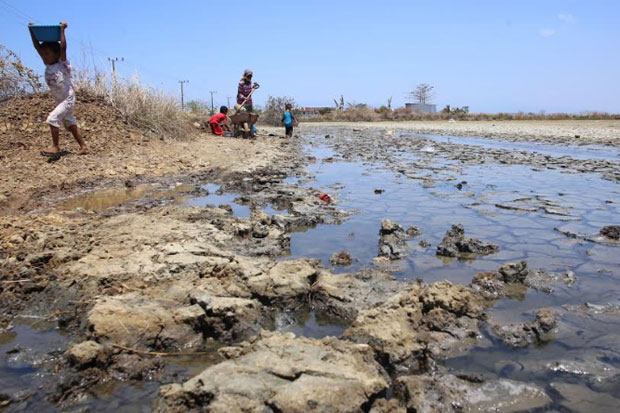 Cerita Foto : Sulitnya Air Bersih di Desa Ampekale Maros
