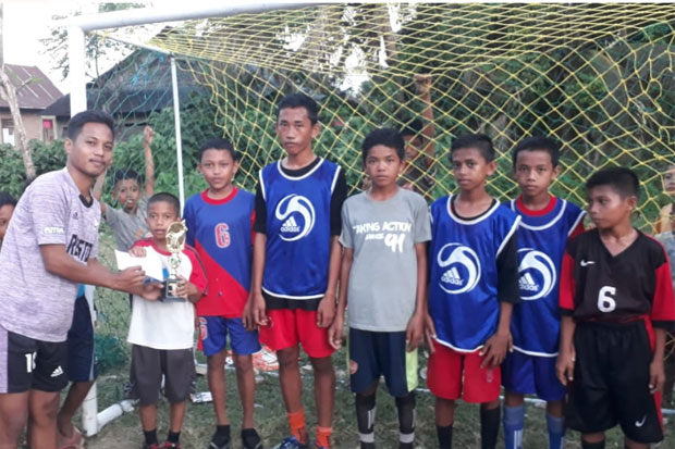 Pemuda Desa di Luwu Motivasi Siswa Berolahraga Lewat Turnamen Futsal
