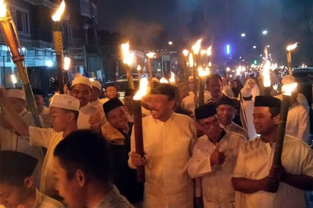 Warga di Bone Sambut Tahun Baru Islam dengan Pawai Obor