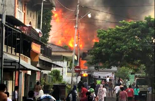 3 Rumah Terbakar, Api Nyaris Melahap Rujab Bupati Enrekang