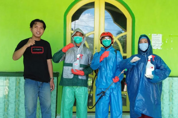 MRI ACT Bagikan 1.000 Botol Hand Sanitizer ke Warga di Luwu