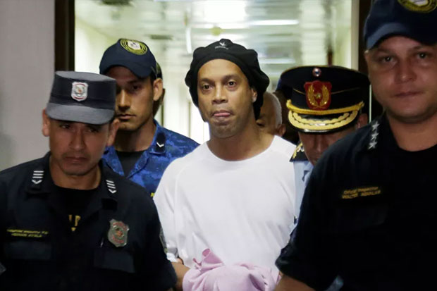 Dibebaskan dari Penjara, Ronaldinho Jadi Tahan Rumah di Paraguay
