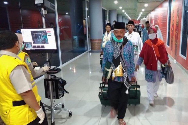 Kloter 1 Mendarat di Palembang, Dua Jamaah Tinggal di Makkah