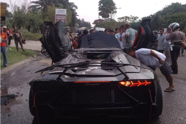 Mesin Over Heat, Mobil Mewah Lamborghini Terbakar di Bogor