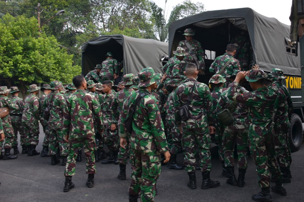TNI Tambah Personil Padamkan Karhutla di OKI
