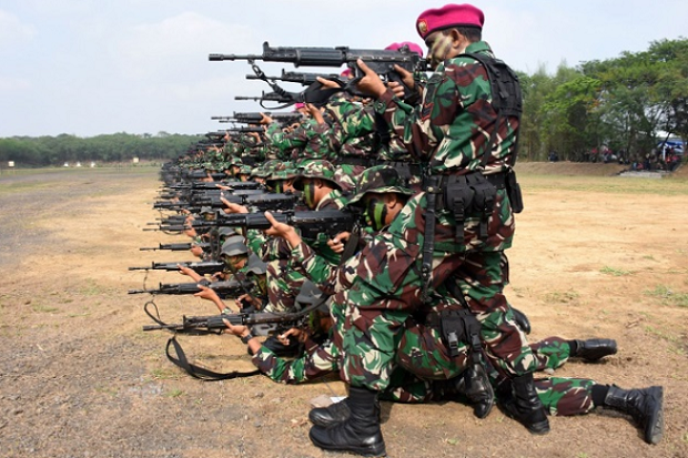 1.474 Penembak Kokang Senjata di Markas Marinir Surabaya