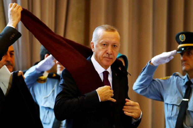 Erdogan Sebut Dunia Lebih Peduli Minyak Suriah Dibandingkan Pengungsi