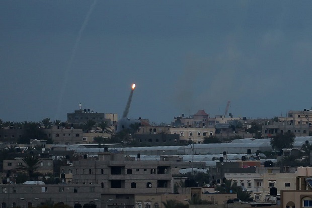 Tak Peduli Pandemi Corona, Roket dari Gaza Hantam Israel