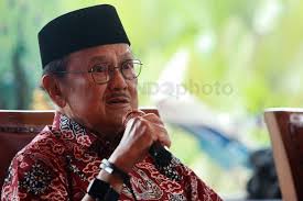 BJ Habibie Sudah Dapat Salat Sambil Berbaring