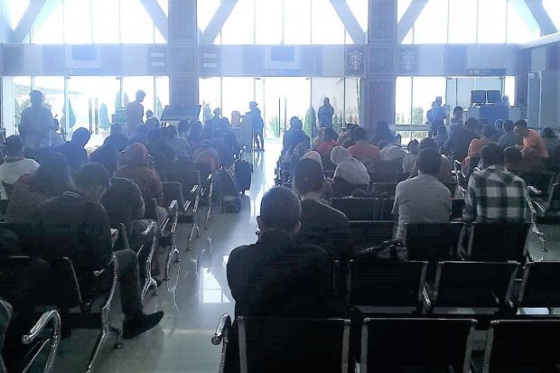 Bandara Internasional Silangit Tapanuli Utara Diselimuti Kabut Asap