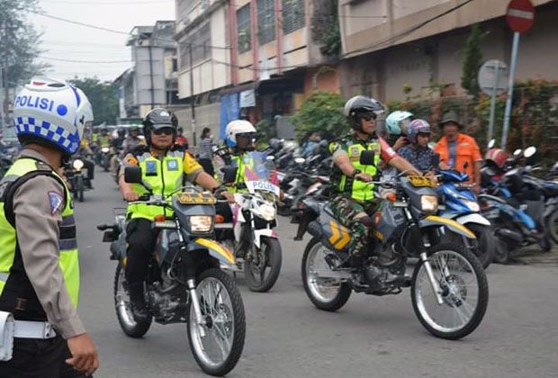 Jelang Pelantikan Presiden dan Wakil Presiden, TNI - Polri  Patroli Bersama di Pematangsiantar