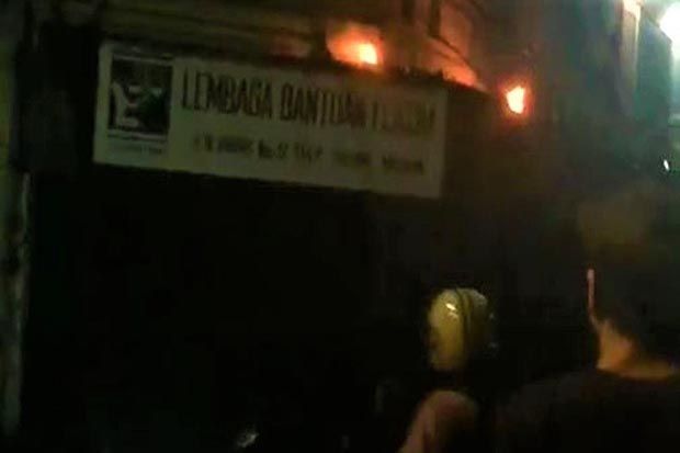Polisi Kejar Pelaku Pelempar 2 Bom Molotov ke Kantor LBH Medan