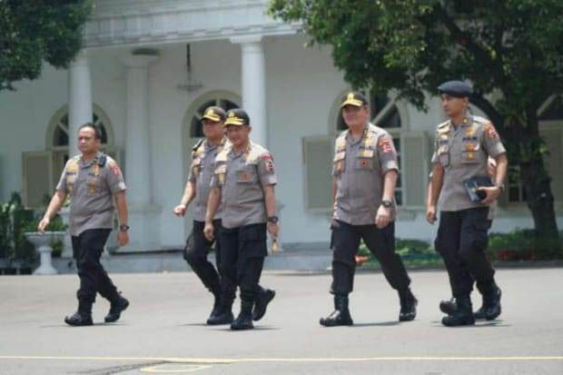 Kapolri Datang Dipanggil Presiden Jokowi Masuk Lewat Pintu Belakang Istana