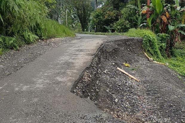 Jalan Nasional Telukdalam-Lolowau Makin Hancur, BBPJN Sumut Jangan Cuma Janji Perbaiki