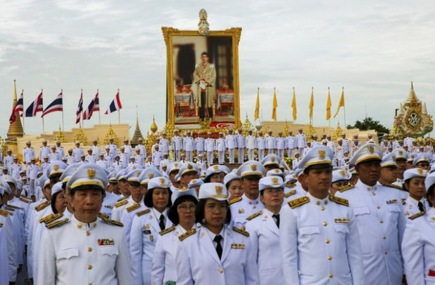 Raja Thailand Kirim Ribuan Guru, PNS dan Polisi ke Kamp Militer