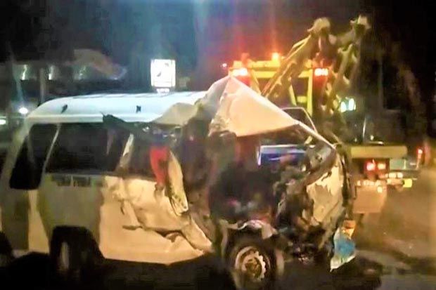Minibus Hantam Truk Batu di Pematangsiantar, Sopir Tewas dan 6 Penumpang Terluka