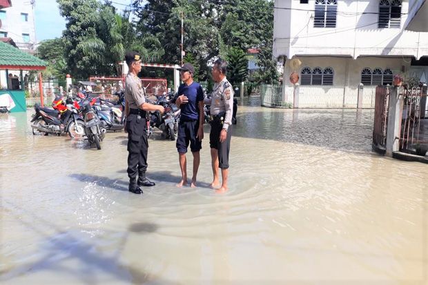Polres Kota Tebingtinggi Beri Bantuan Kepada Warga 5 Kecamatan Korban Banjir